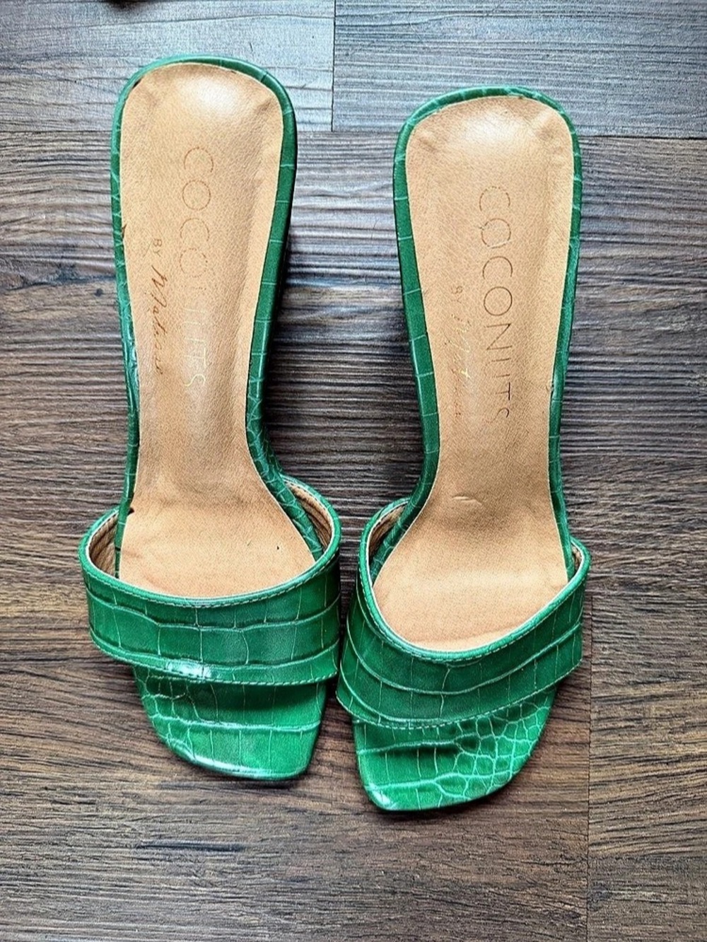 COCONUTS Green Croc-Texture Heels